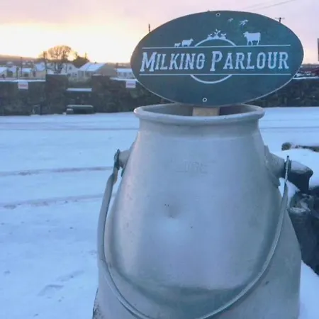 Apartamento The Cuddly Cow Cosy Barn Campview Farm Dunmuckrum