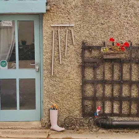 The Cuddly Cow Cosy Barn Campview Farm